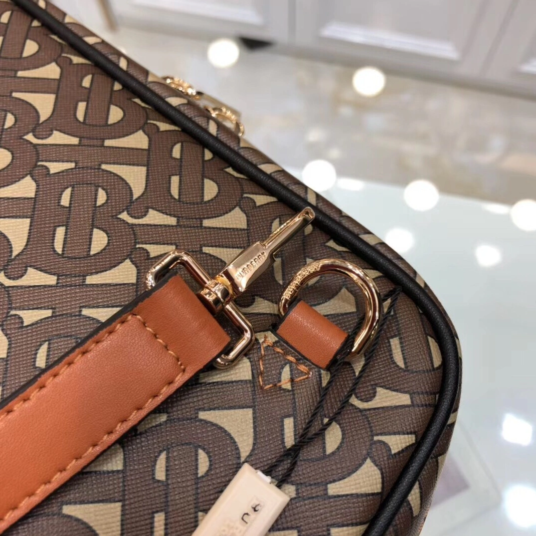 Burberry AAA Man Messenger Bags Cozy 2669