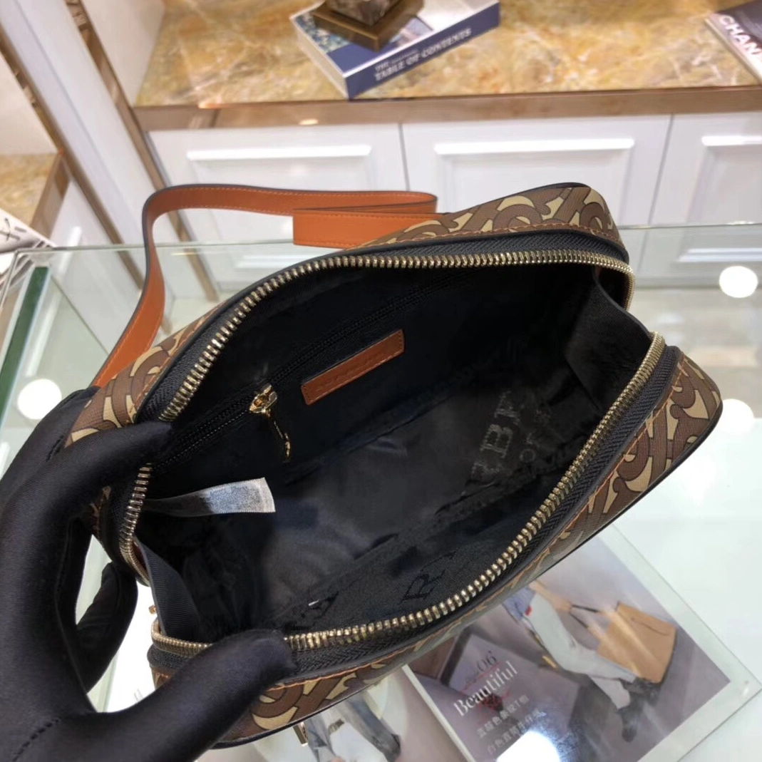 Burberry AAA Man Messenger Bags Cozy 2669