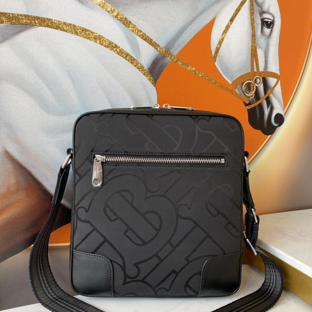 Burberry AAA Man Messenger Bags DailyWear 3320