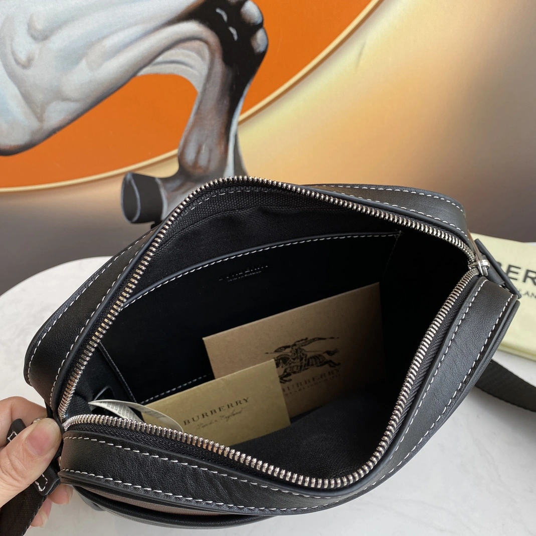 Burberry AAA Man Messenger Bags DailyWear 8227