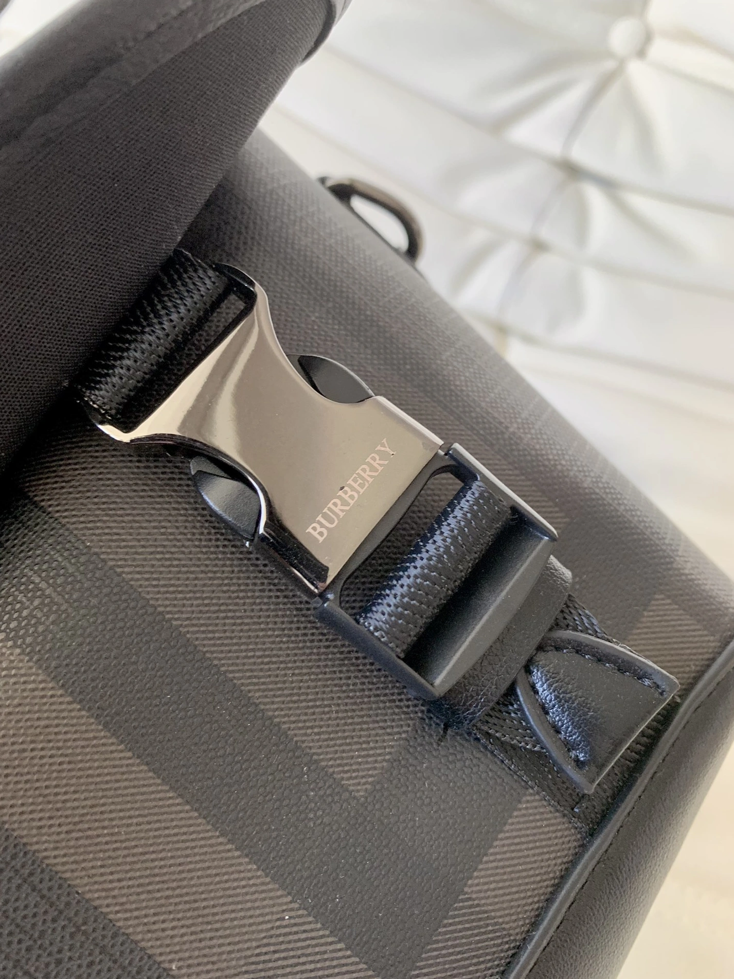 Burberry AAA Man Messenger Bags Durable 2606