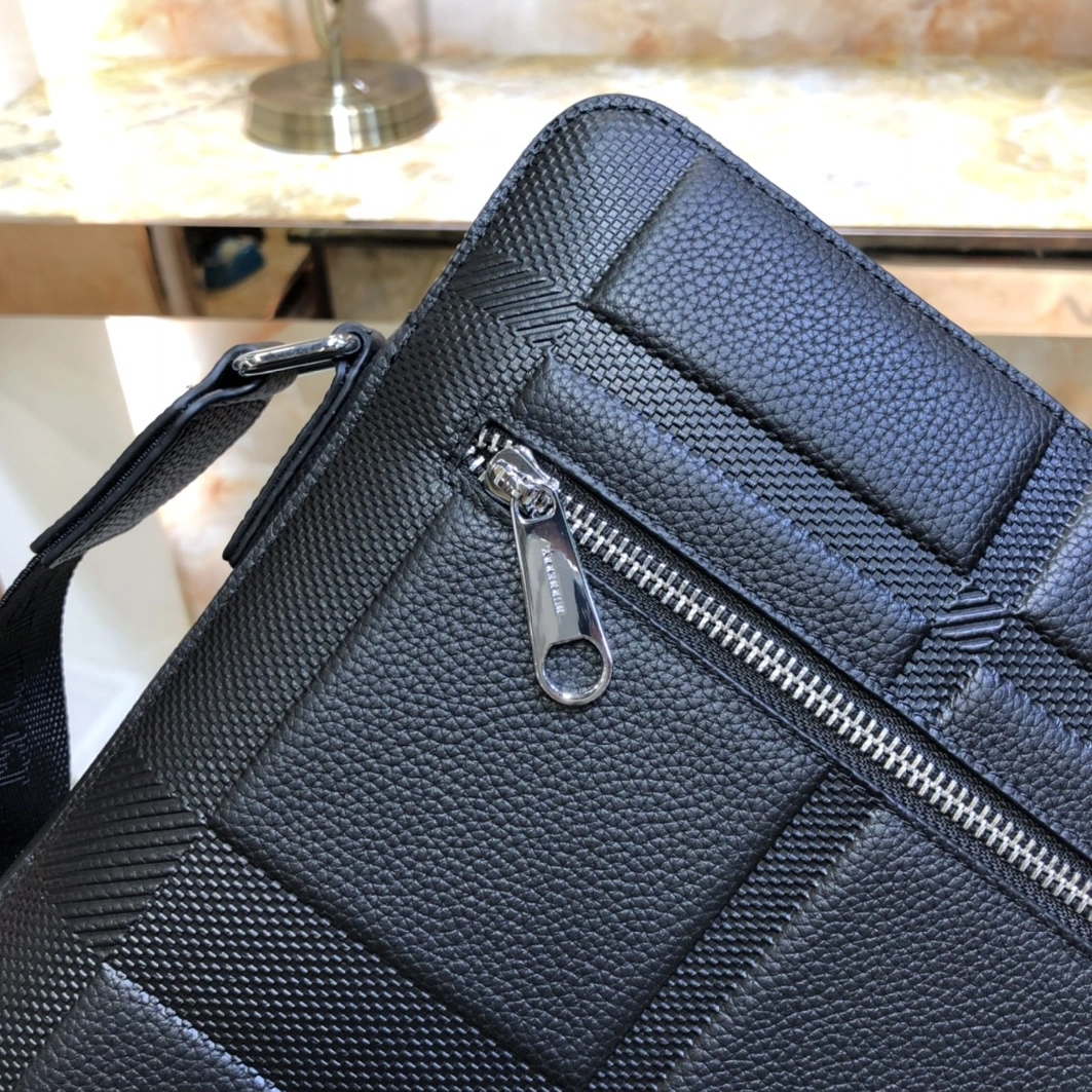 Burberry AAA Man Messenger Bags Durable 6327