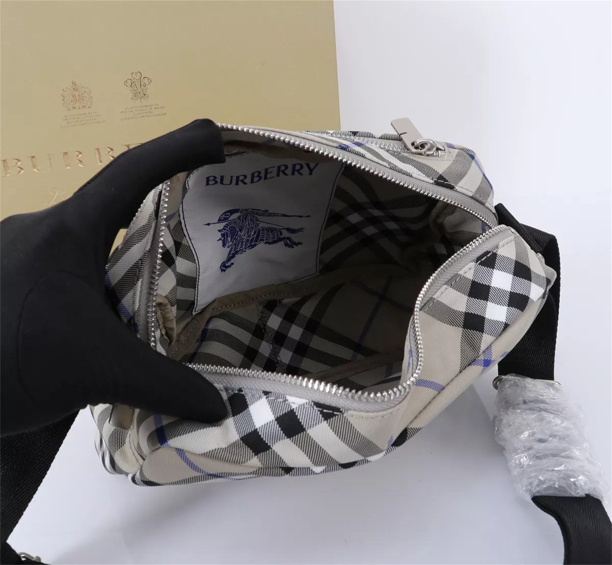 Burberry AAA Man Messenger Bags EasyMatch 2759