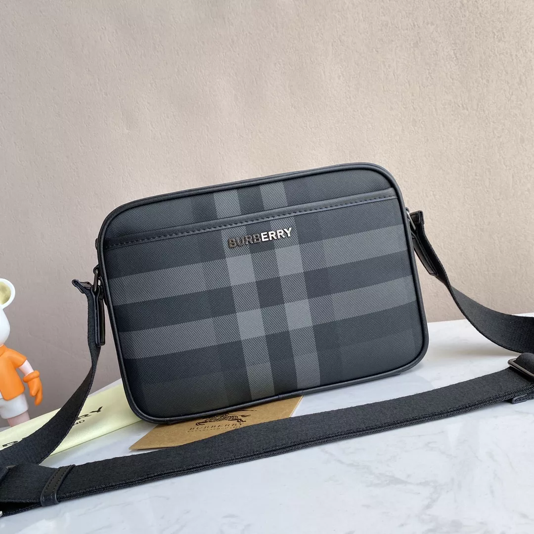 Burberry AAA Man Messenger Bags EasyMatch 3424