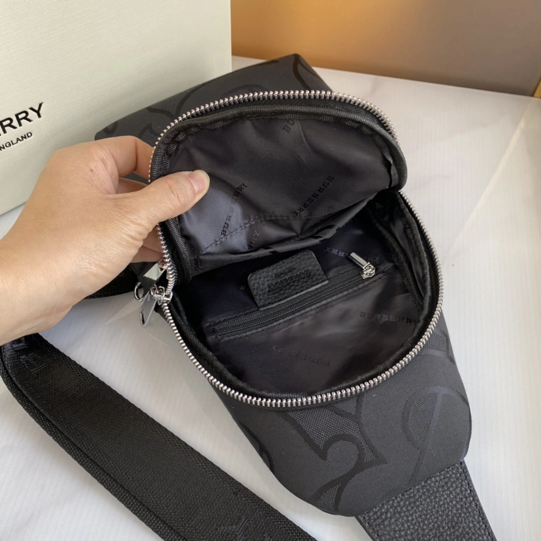 Burberry AAA Man Messenger Bags Efficient 6595
