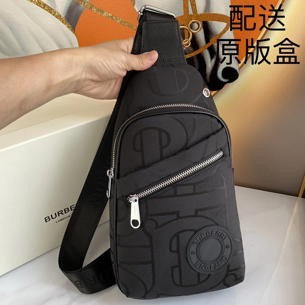 Burberry AAA Man Messenger Bags Fashionable 1851