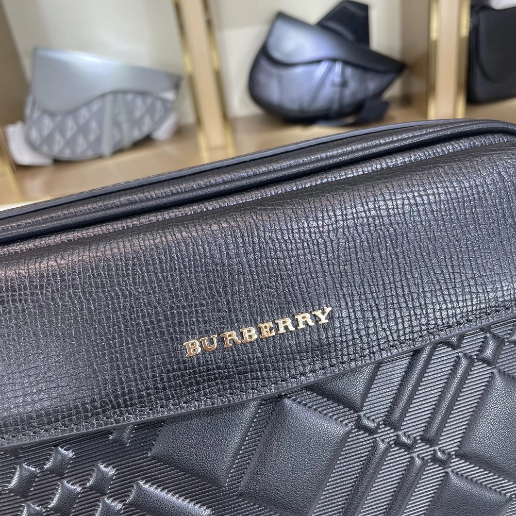 Burberry AAA Man Messenger Bags HighQuality 7584