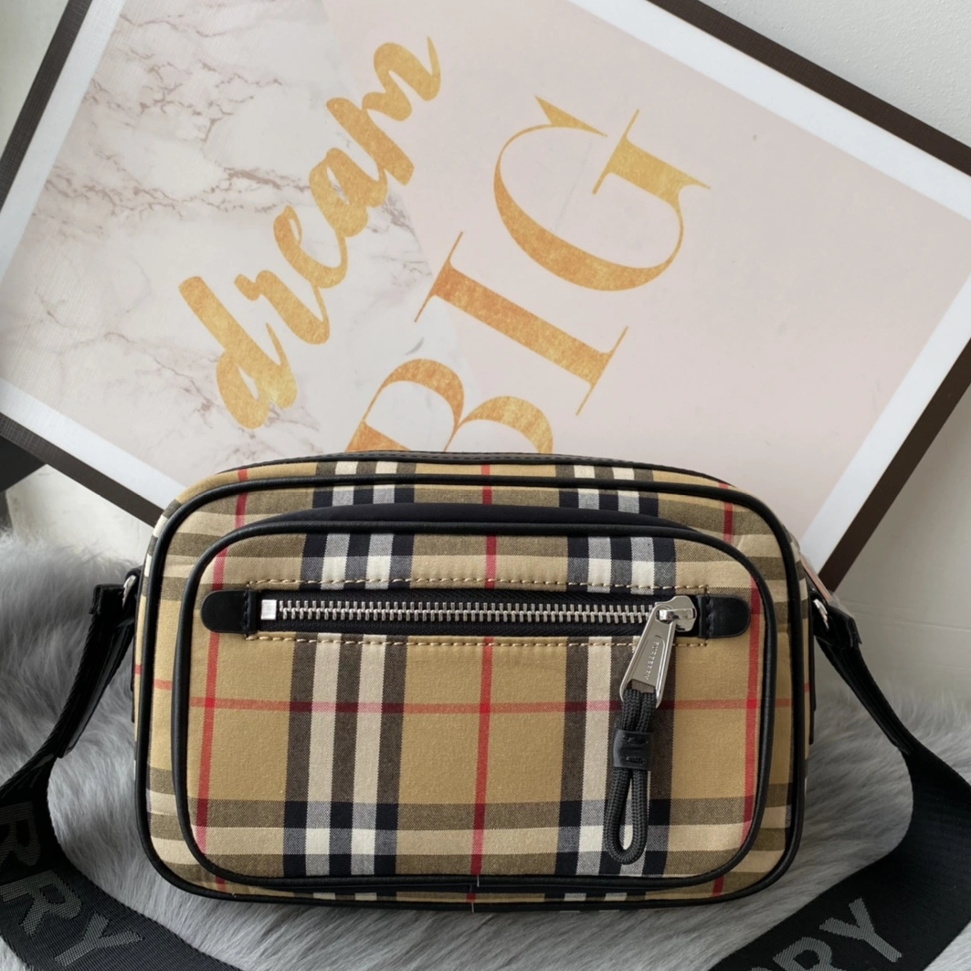 Burberry AAA Man Messenger Bags In Red Comfortable 1900