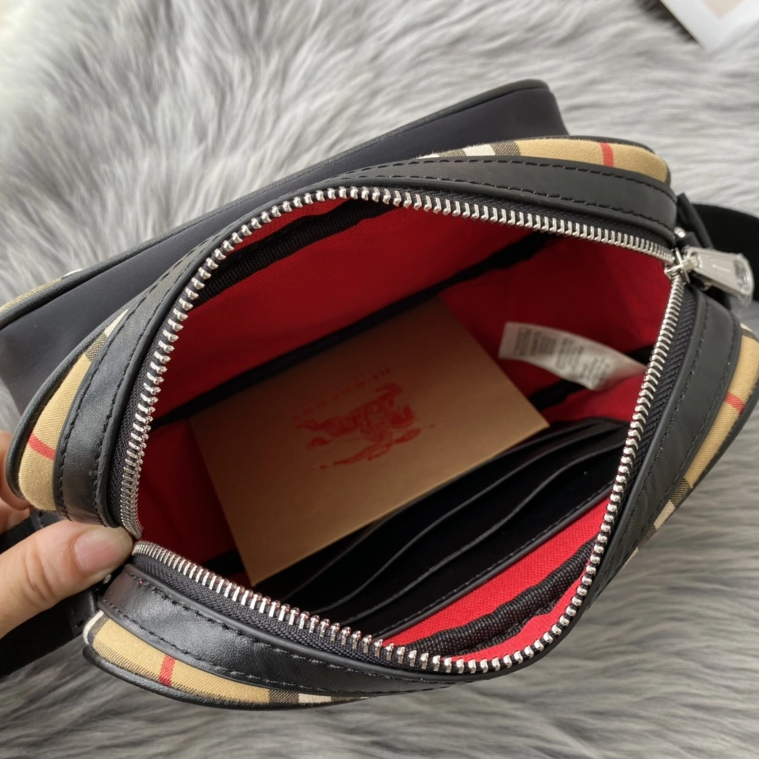 Burberry AAA Man Messenger Bags In Red Comfortable 1900