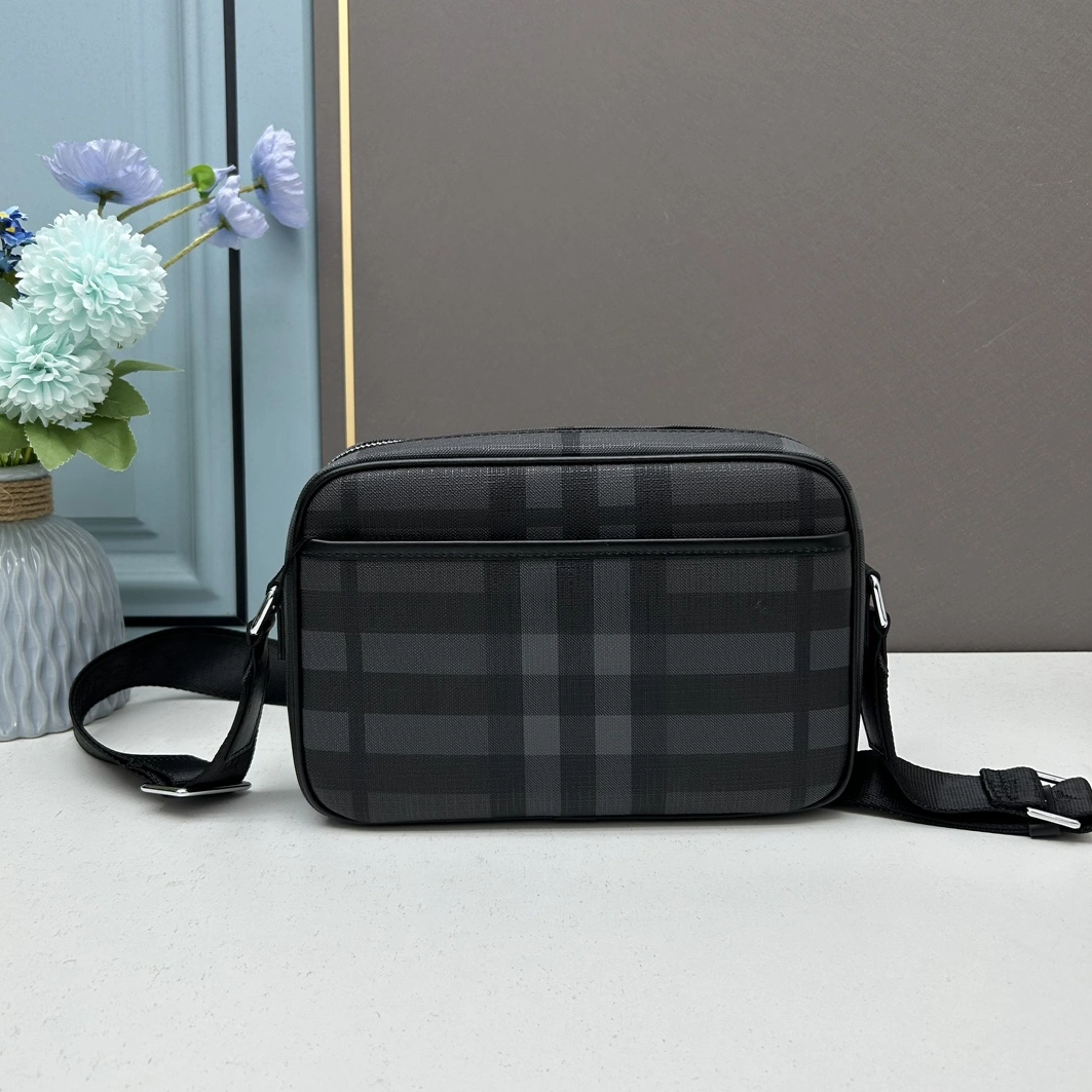 Burberry AAA Man Messenger Bags Minimalist 7280