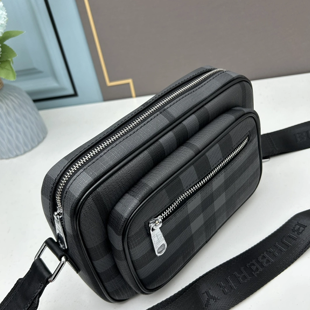 Burberry AAA Man Messenger Bags Minimalist 7280
