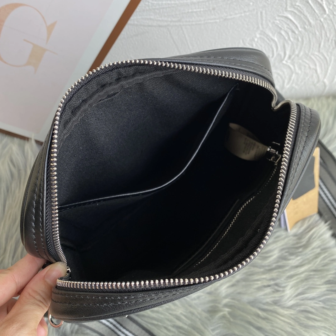 Burberry AAA Man Messenger Bags Minimalist 7735