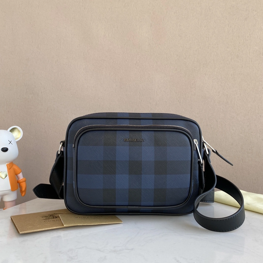 Burberry AAA Man Messenger Bags Modern 9520