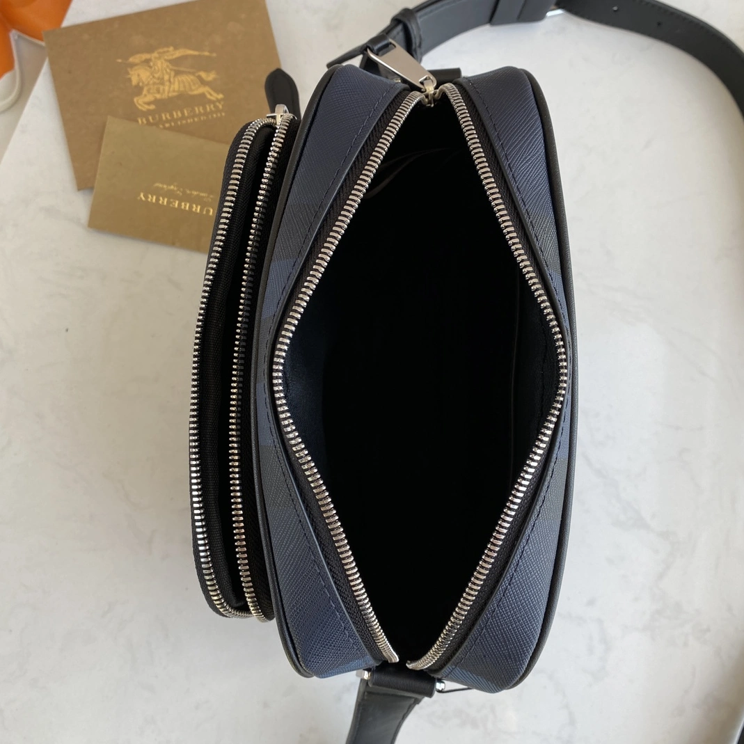 Burberry AAA Man Messenger Bags Modern 9520