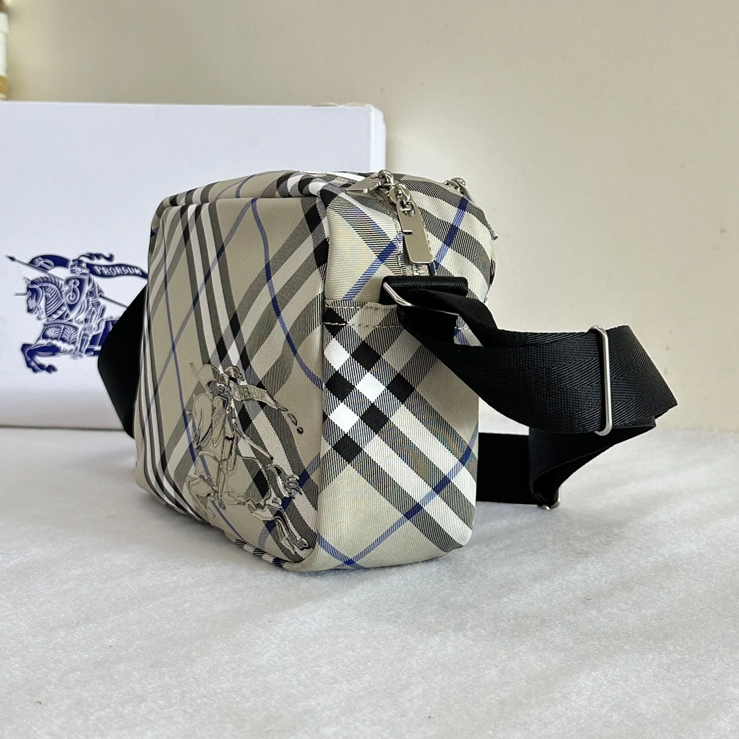 Burberry AAA Man Messenger Bags ModernLook 2420