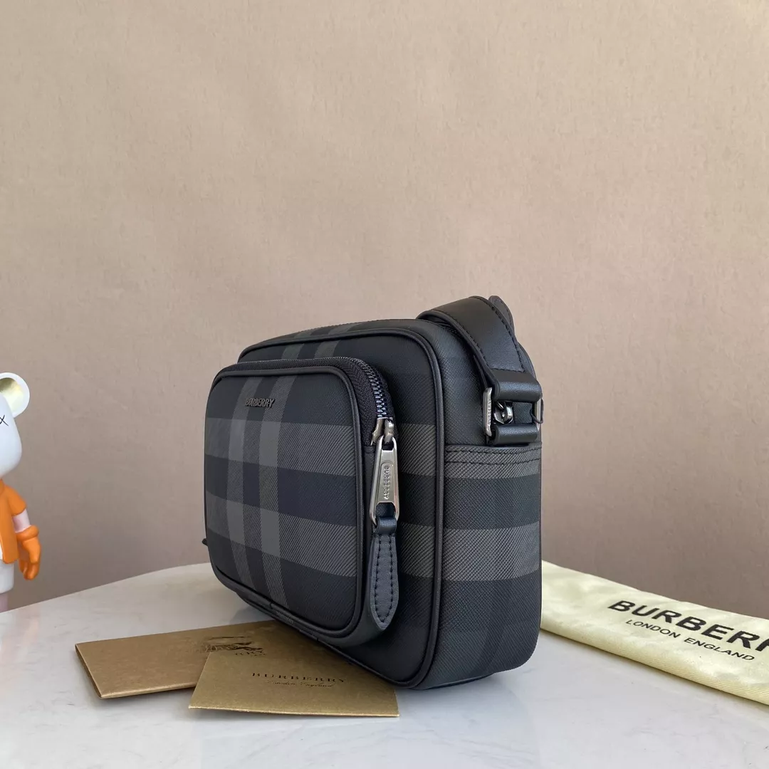 Burberry AAA Man Messenger Bags ModernLook 4465