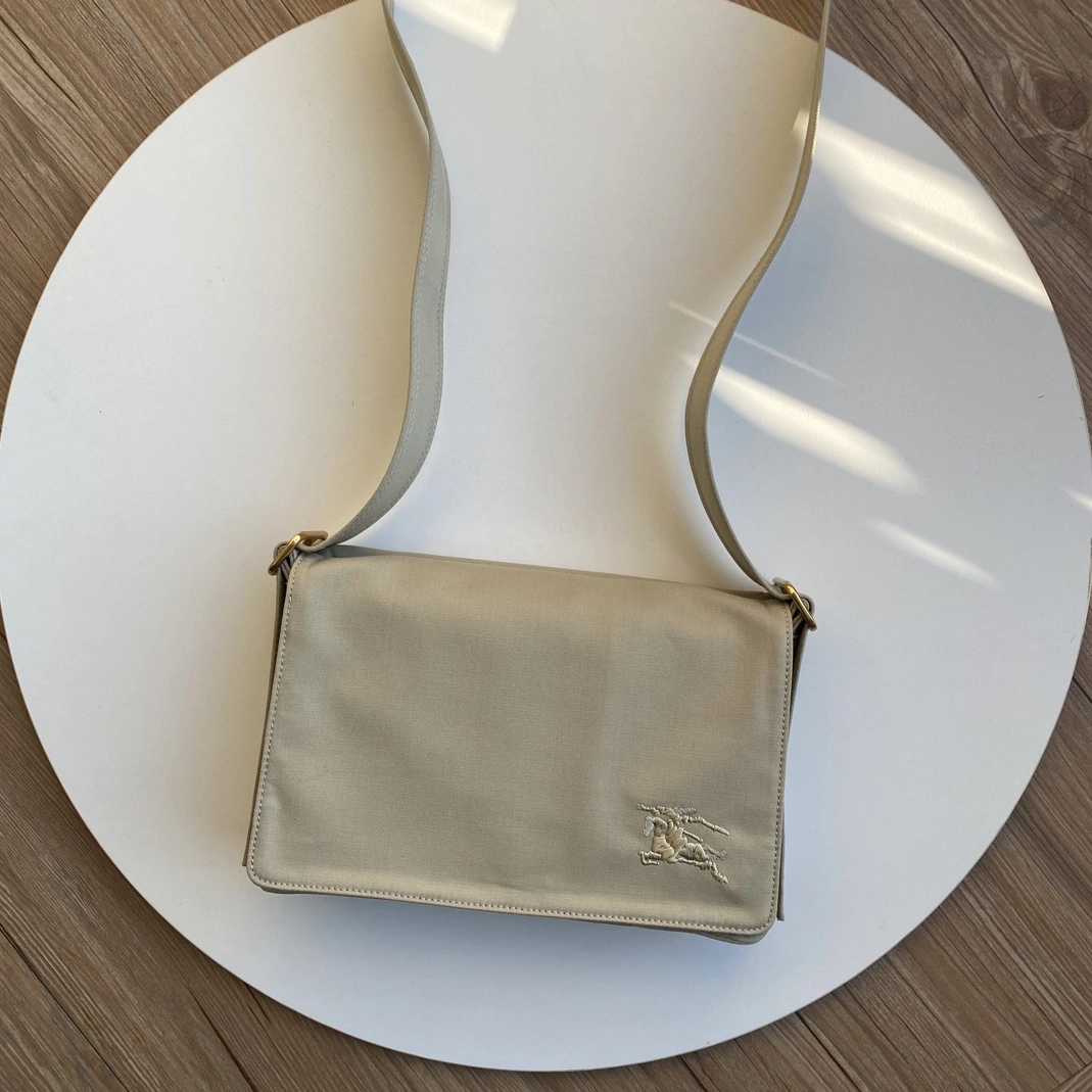 Burberry AAA Man Messenger Bags ModernLook 5212