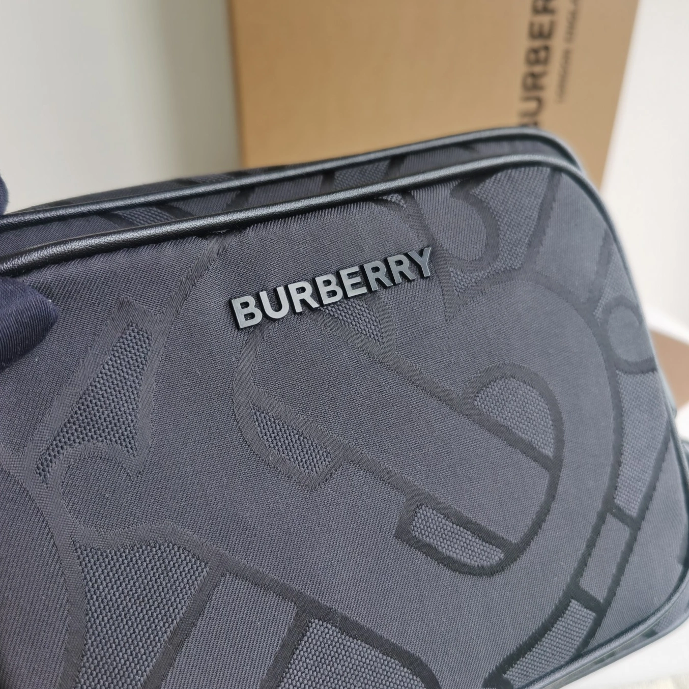 Burberry AAA Man Messenger Bags Popular 467