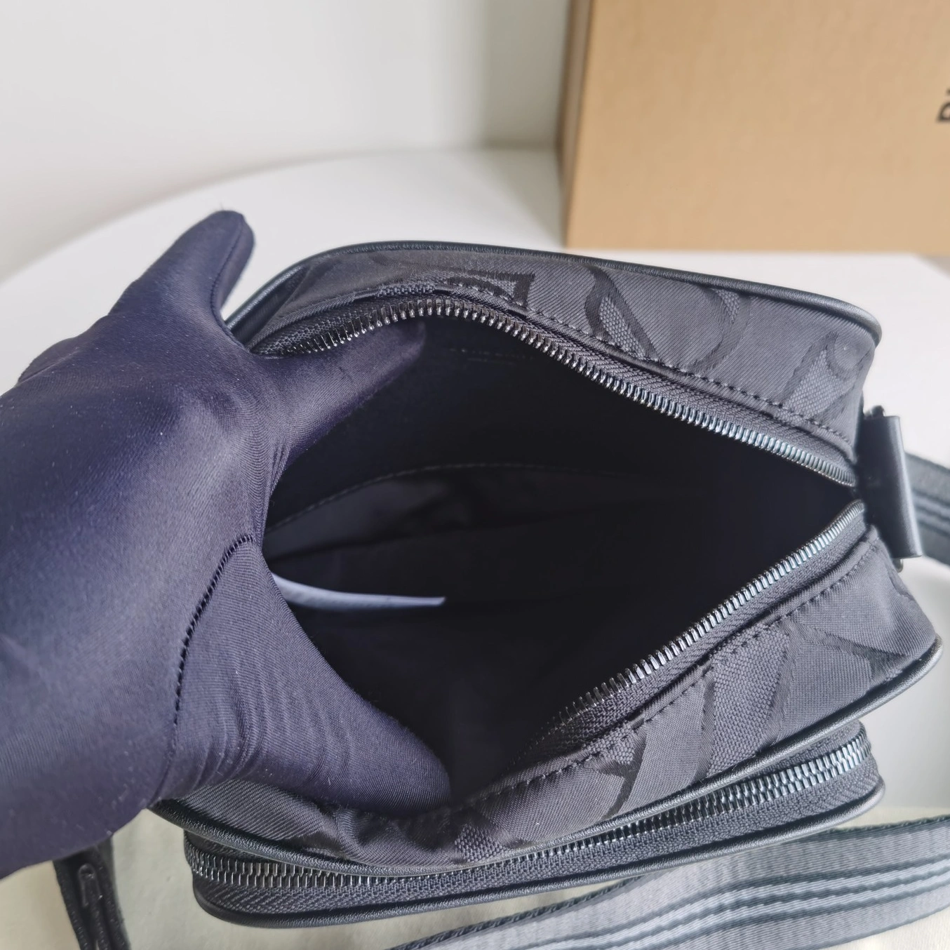 Burberry AAA Man Messenger Bags Popular 467