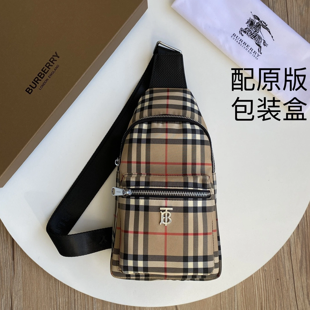 Burberry AAA Man Messenger Bags Practical 9130