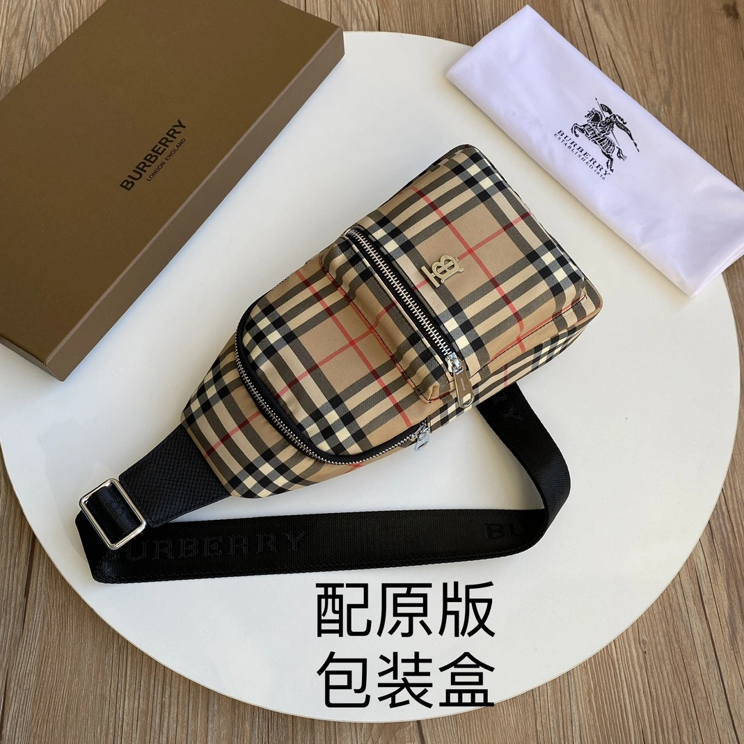 Burberry AAA Man Messenger Bags Practical 9130