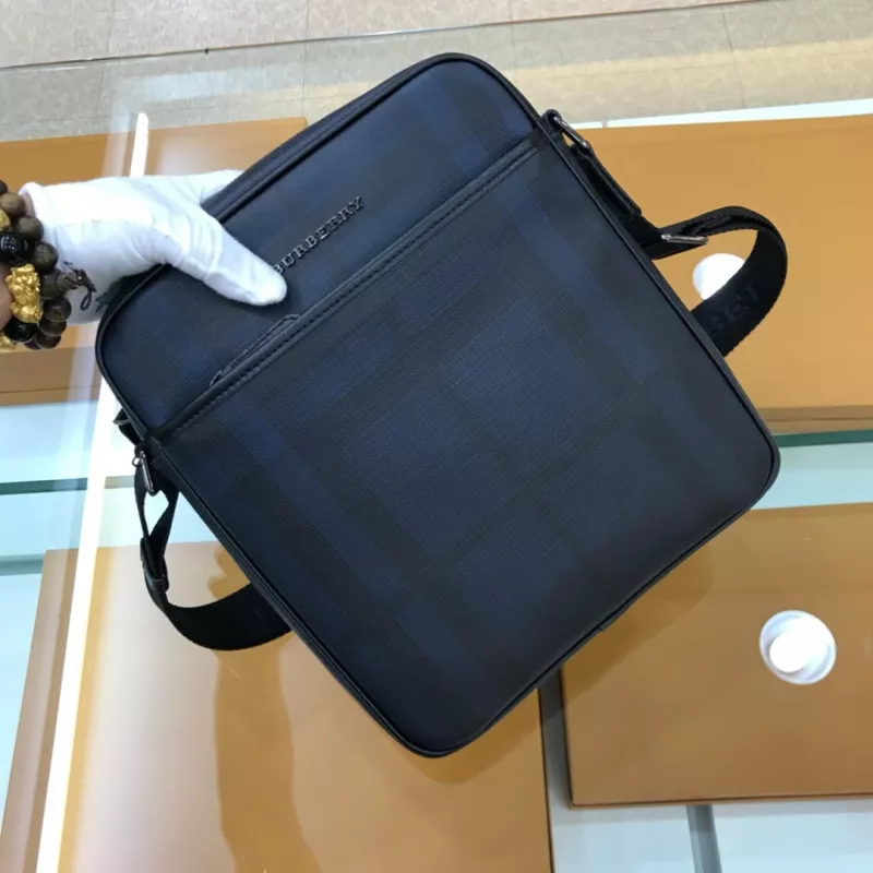 Burberry AAA Man Messenger Bags Reliable 7460