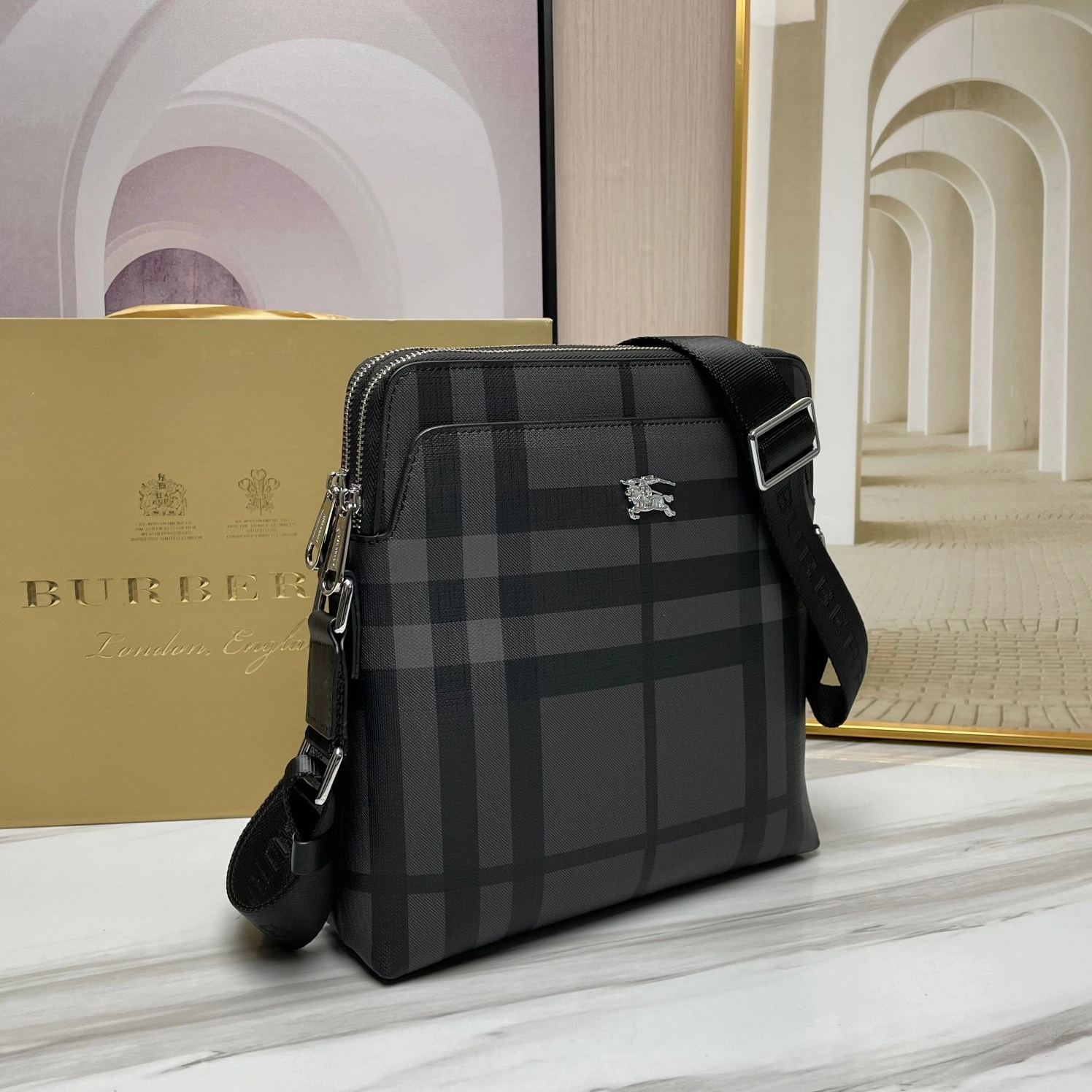 Burberry AAA Man Messenger Bags Soft 9522