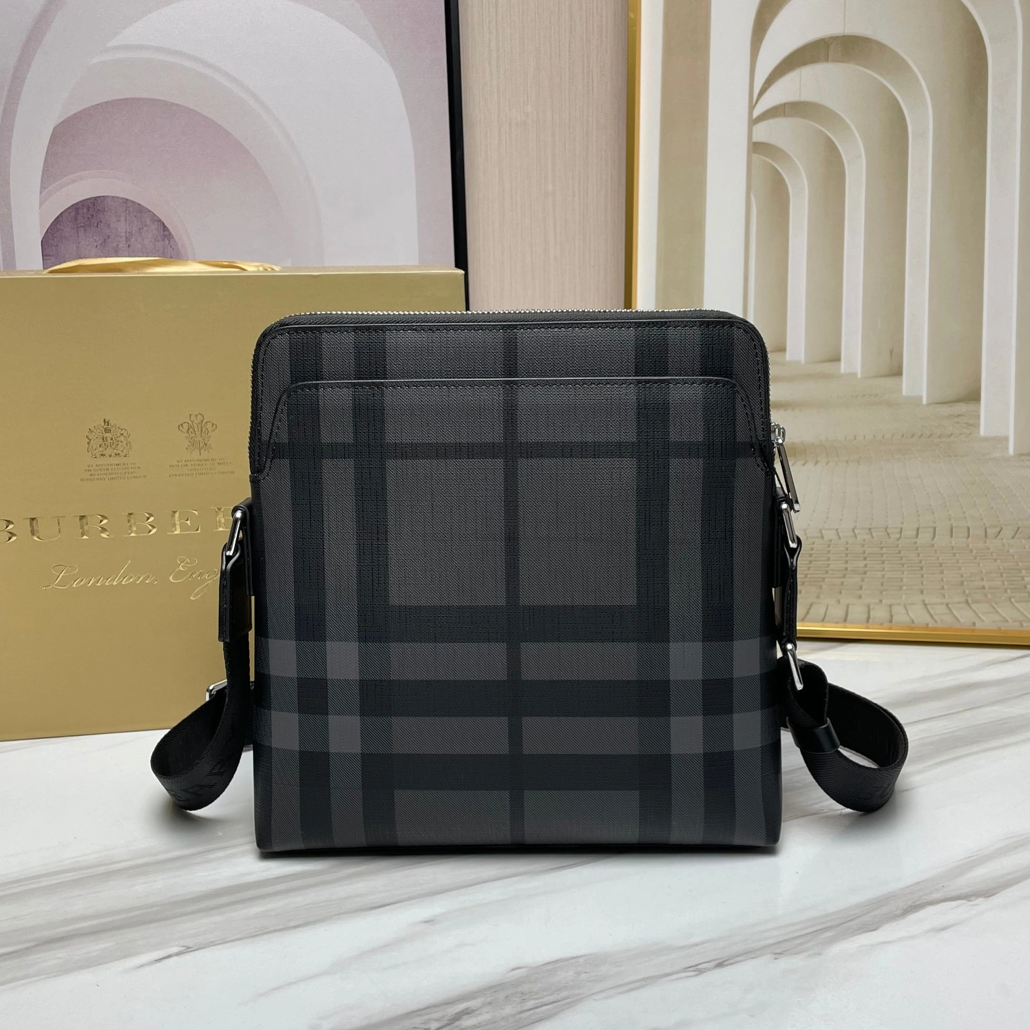 Burberry AAA Man Messenger Bags Soft 9522