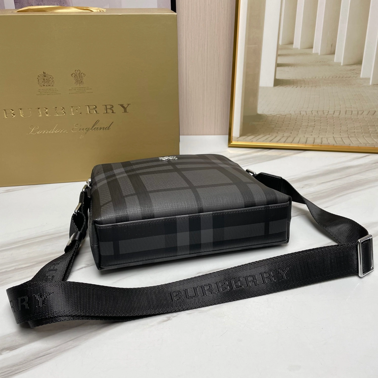 Burberry AAA Man Messenger Bags Soft 9522