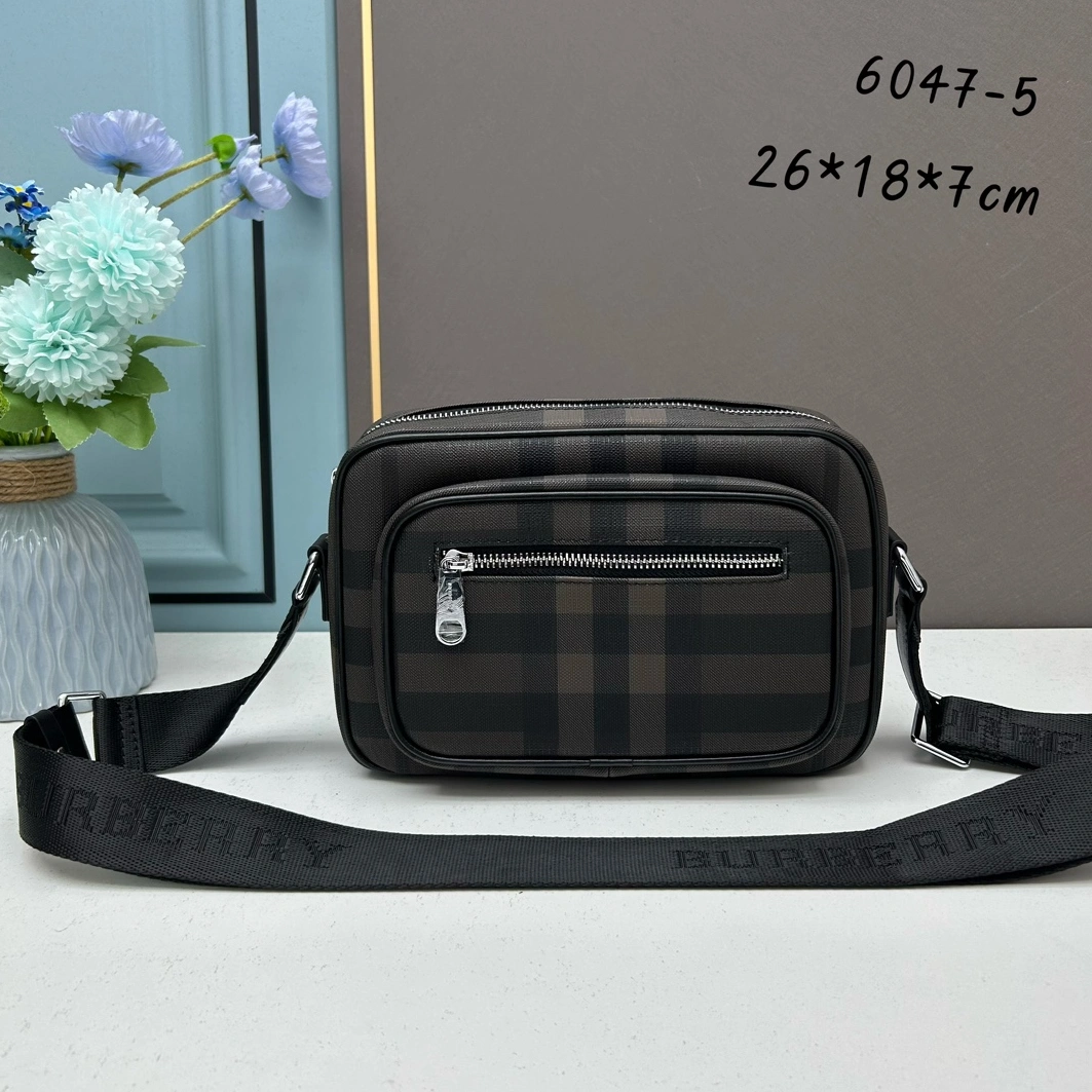 Burberry AAA Man Messenger Bags Sophisticated 4060