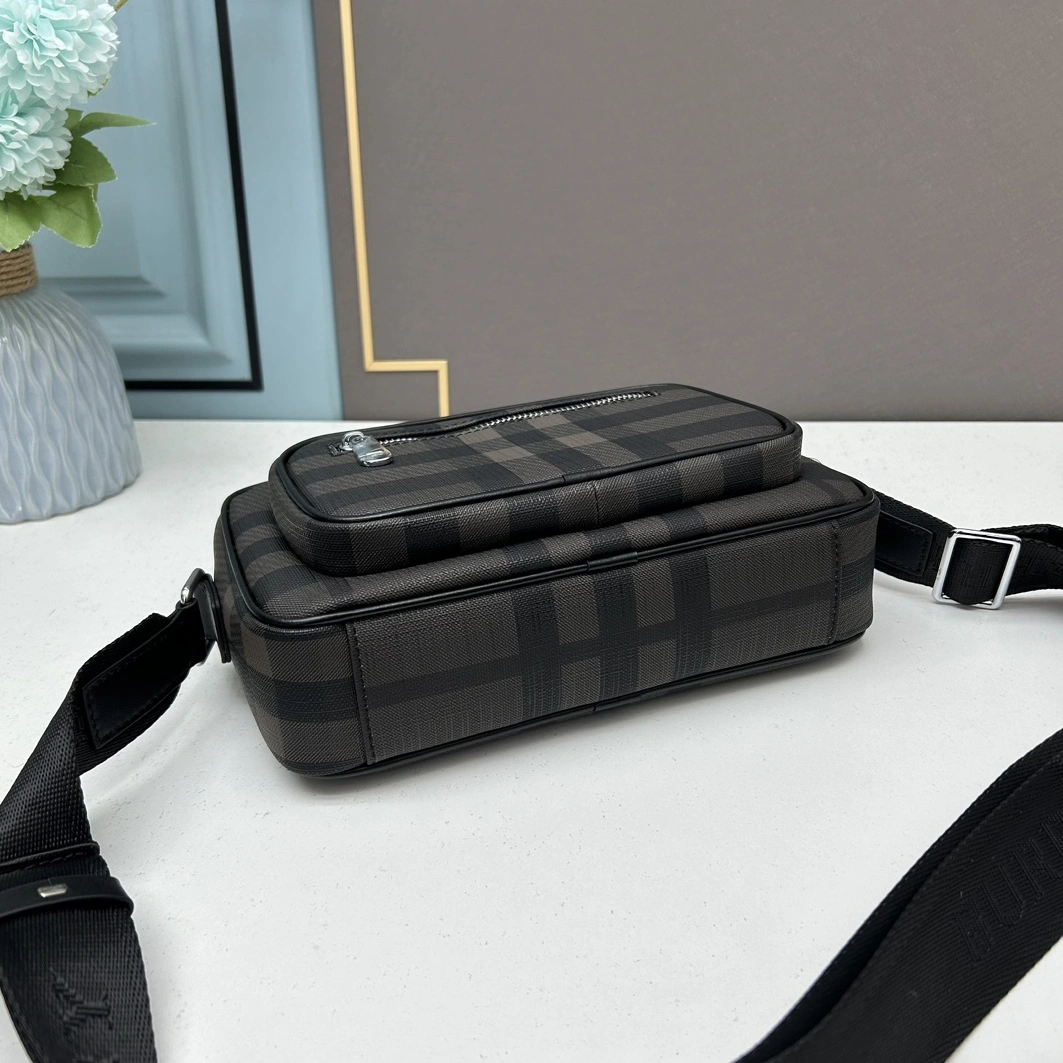 Burberry AAA Man Messenger Bags Sophisticated 4060