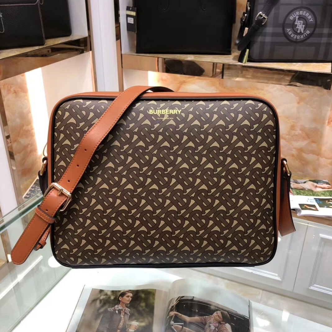 Burberry AAA Man Messenger Bags StreetReady 4013