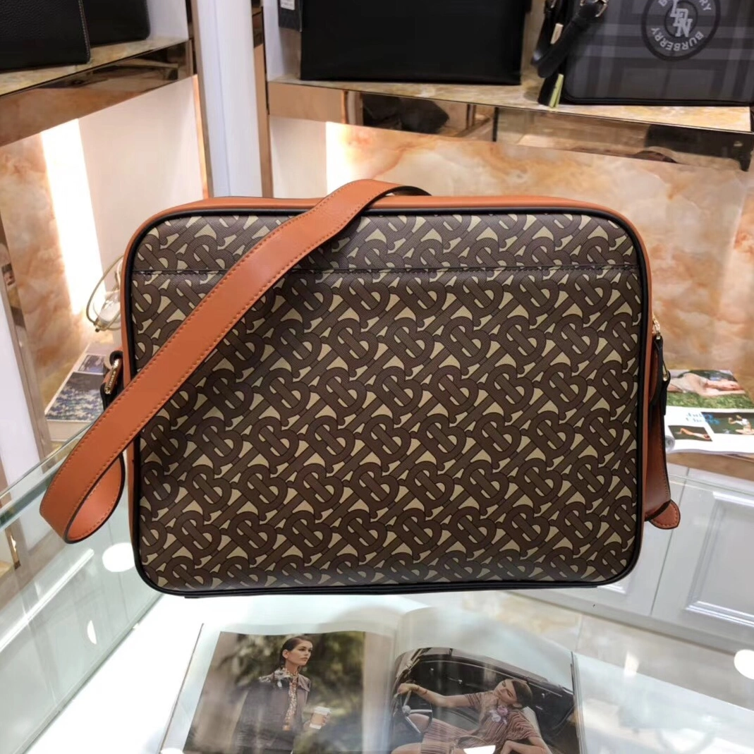 Burberry AAA Man Messenger Bags StreetReady 4013