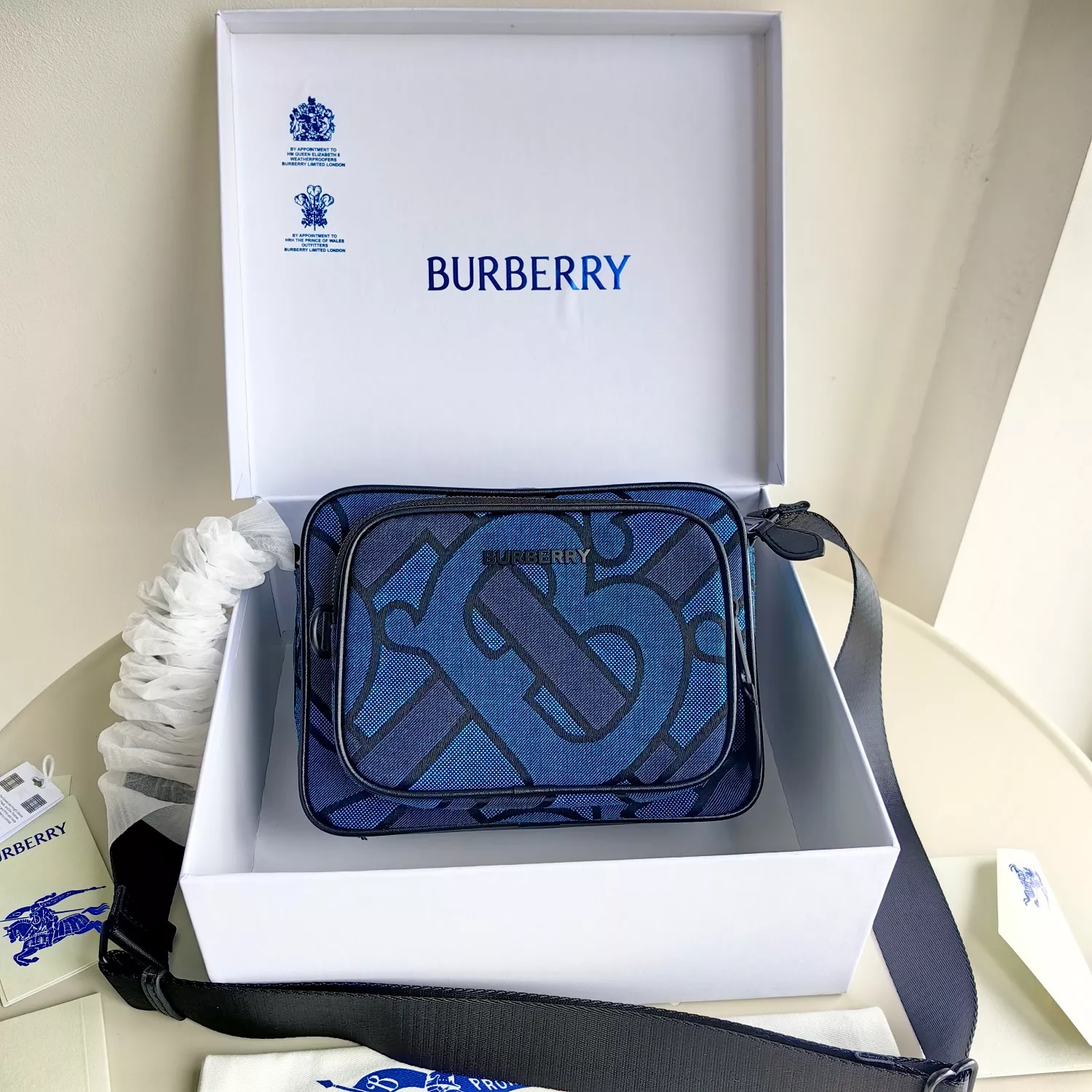 Burberry AAA Man Messenger Bags StreetReady 9201