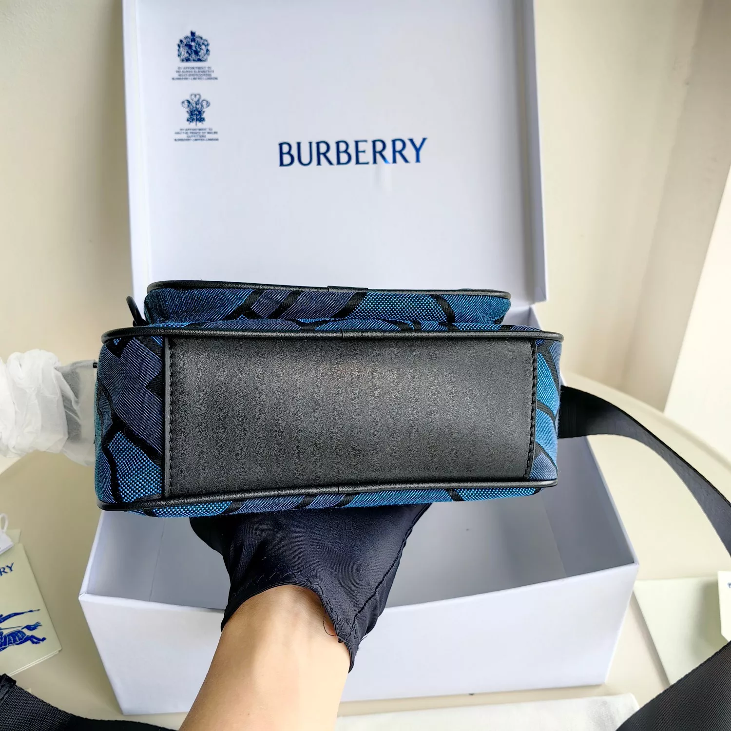 Burberry AAA Man Messenger Bags StreetReady 9201
