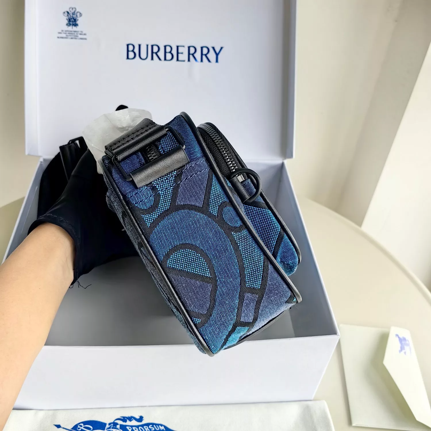 Burberry AAA Man Messenger Bags StreetReady 9201