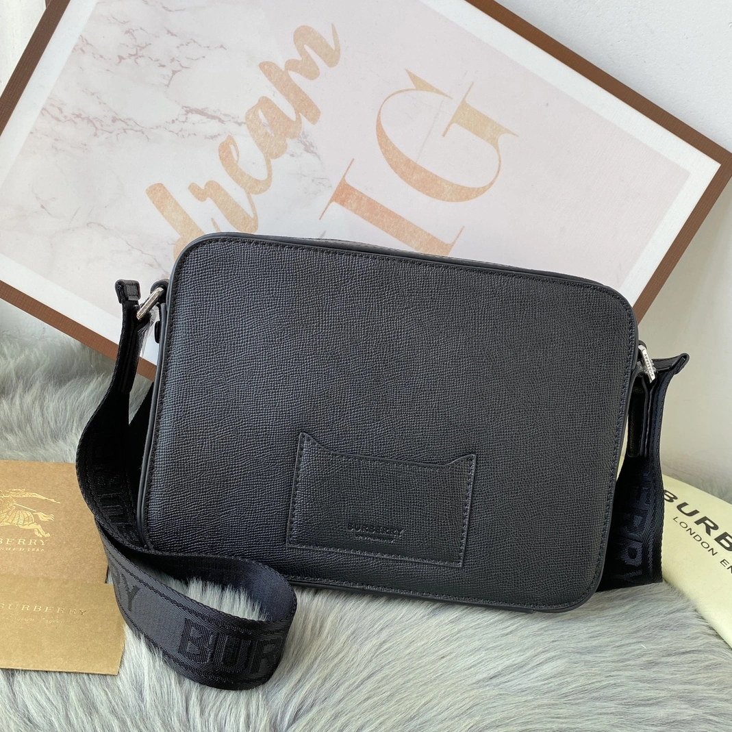 Burberry AAA Man Messenger Bags Timeless 3264