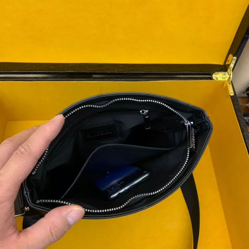 Burberry AAA Man Messenger Bags Timeless 5387