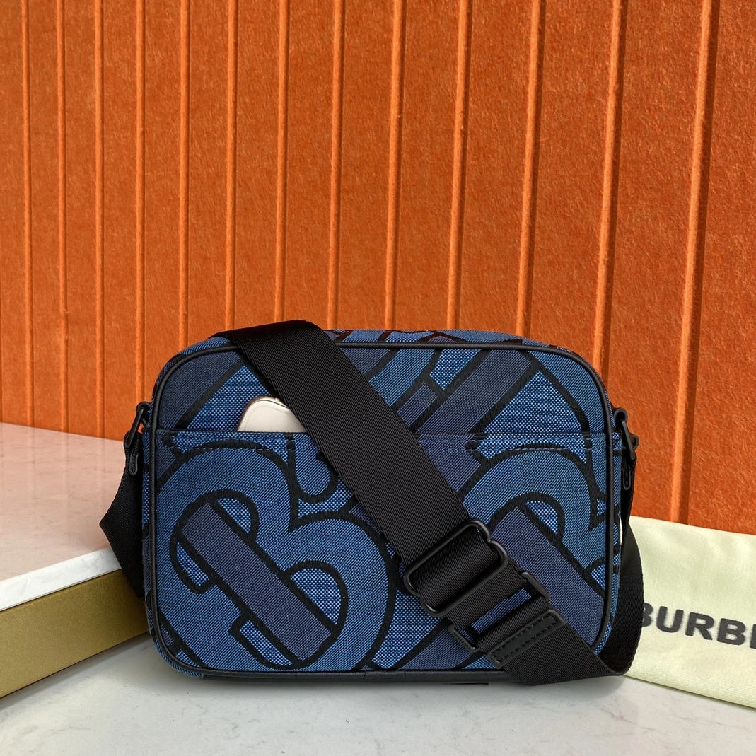 Burberry AAA Man Messenger Bags Trendy 9805