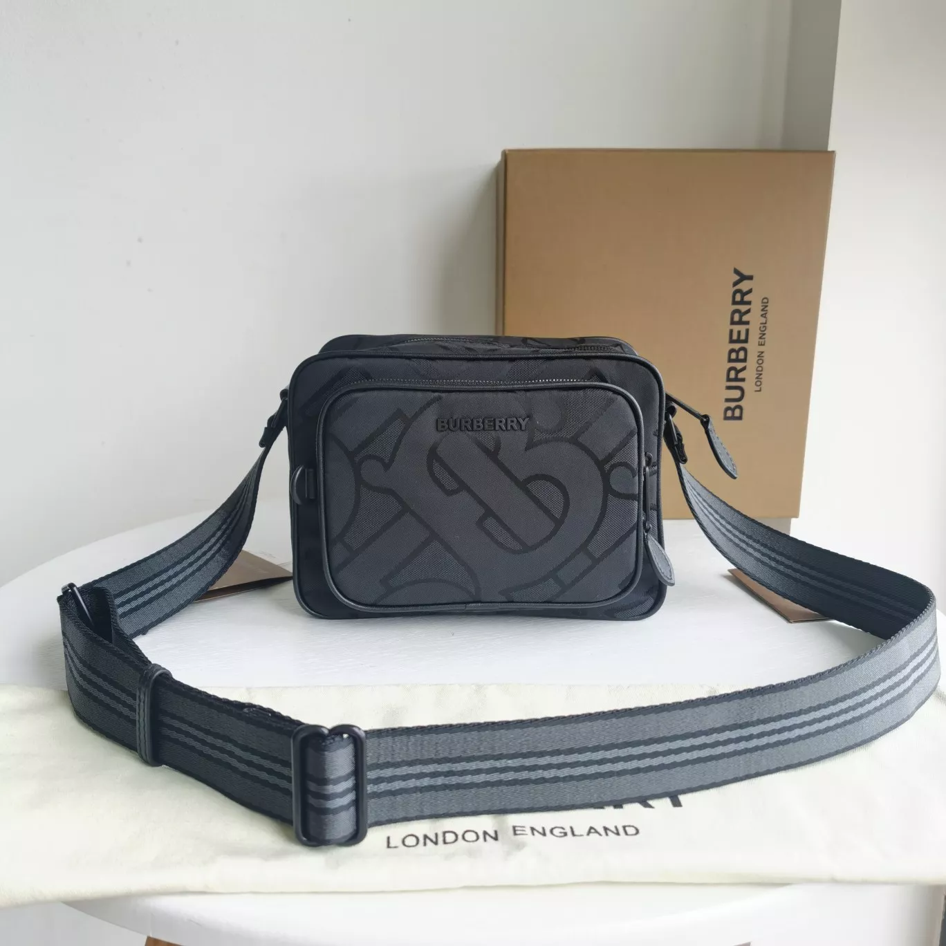 Burberry AAA Man Messenger Bags UrbanStyle 5376
