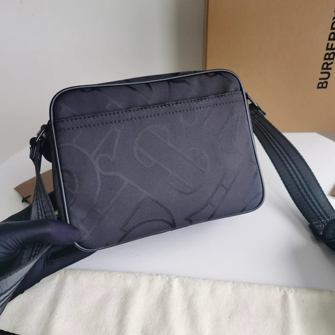 Burberry AAA Man Messenger Bags UrbanStyle 5376