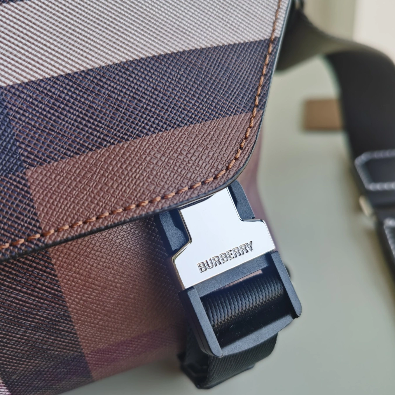 Burberry AAA Man Messenger Bags UrbanStyle 893
