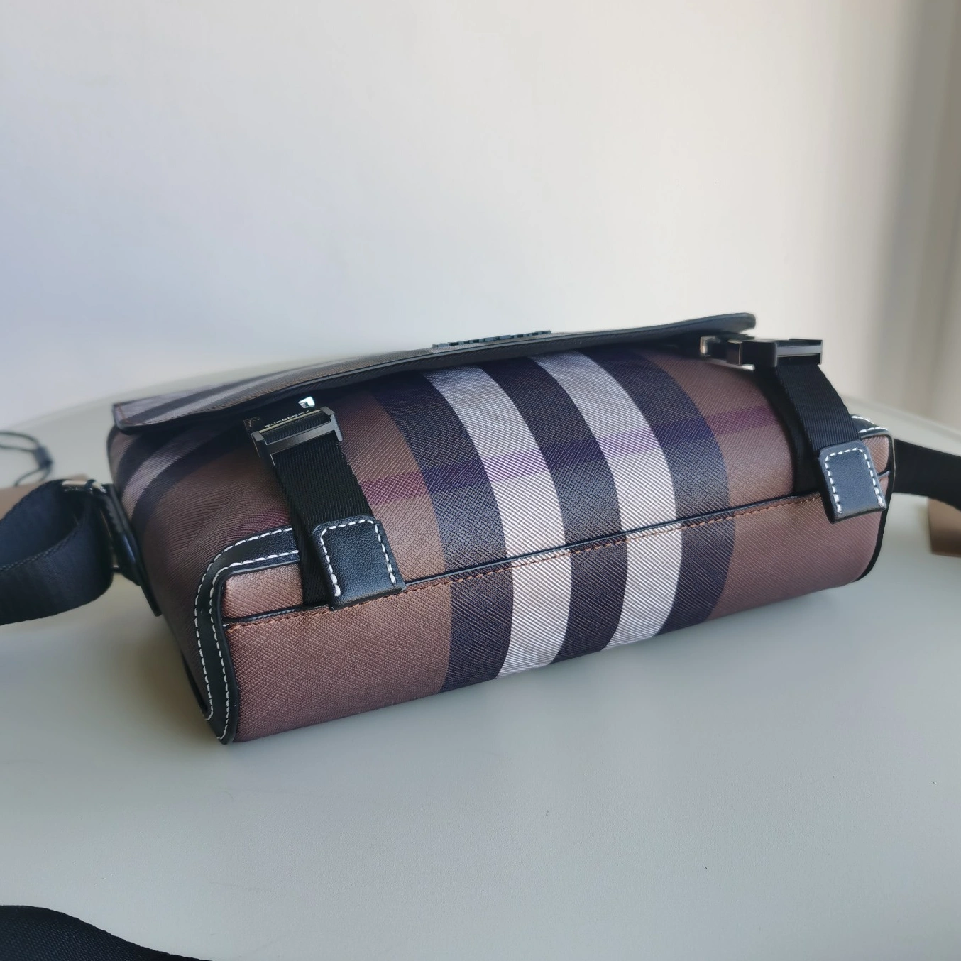 Burberry AAA Man Messenger Bags UrbanStyle 893