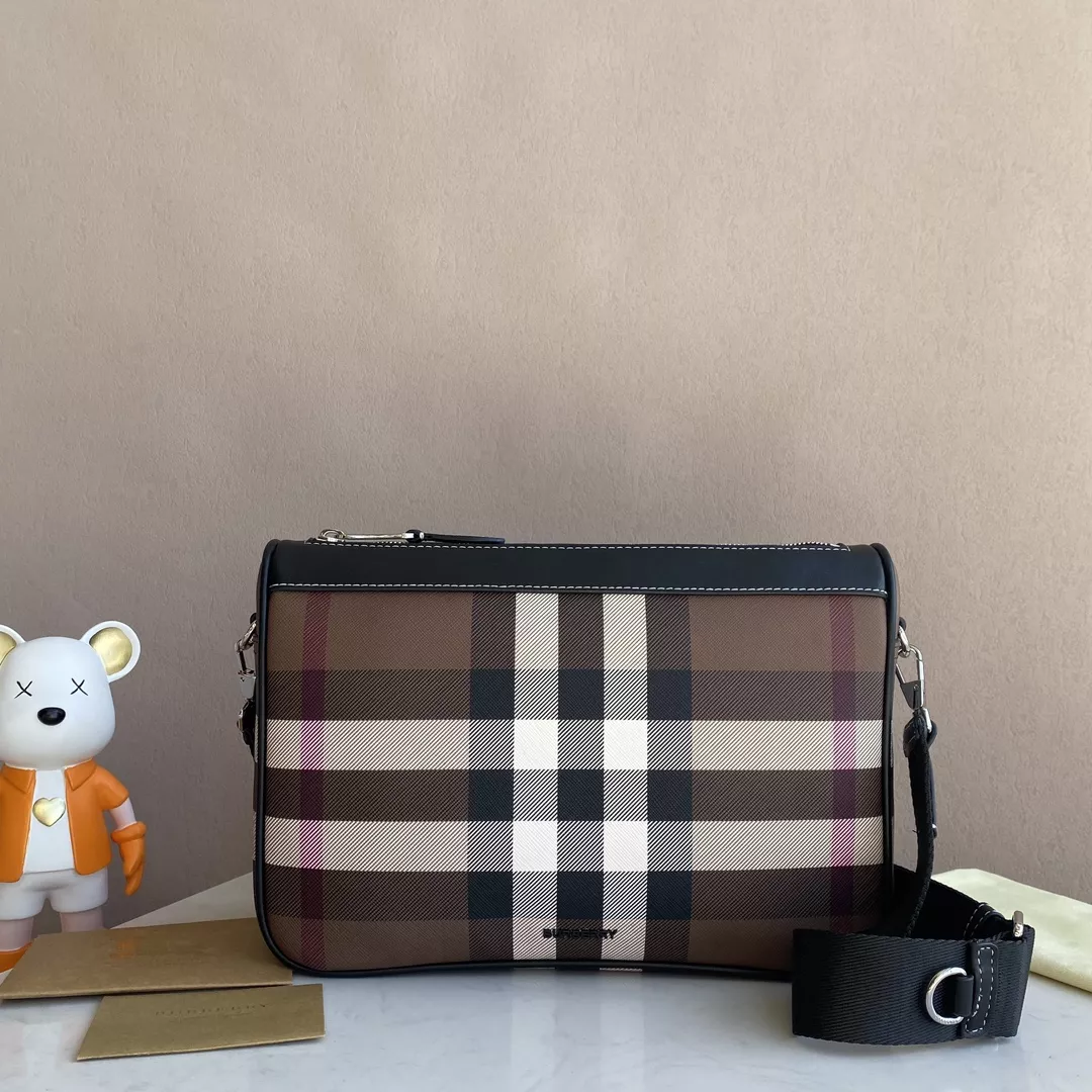 Burberry AAA Man Messenger Bags Versatile 1232