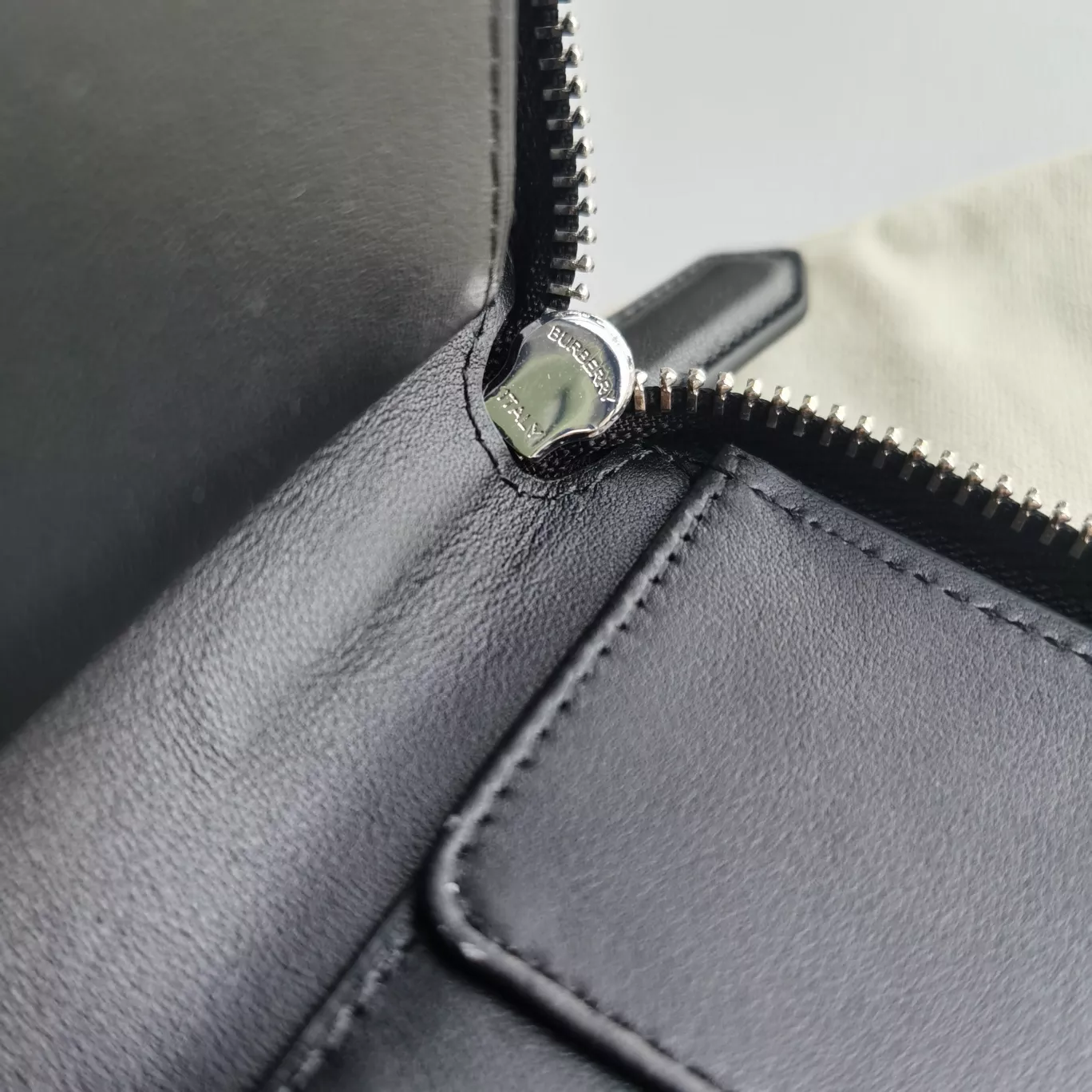 Burberry AAA Man Wallets AllSeason 5313
