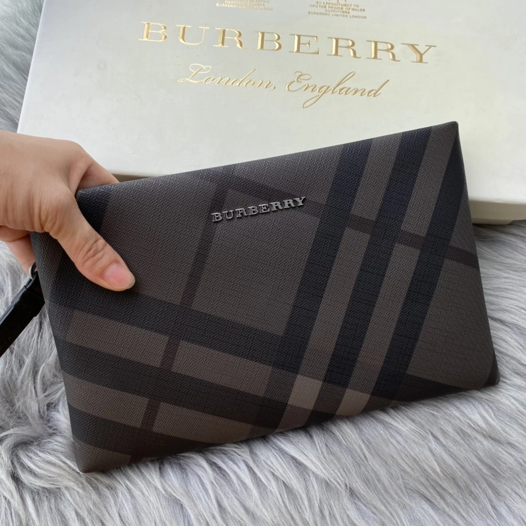 Burberry AAA Man Wallets AllSeason 860