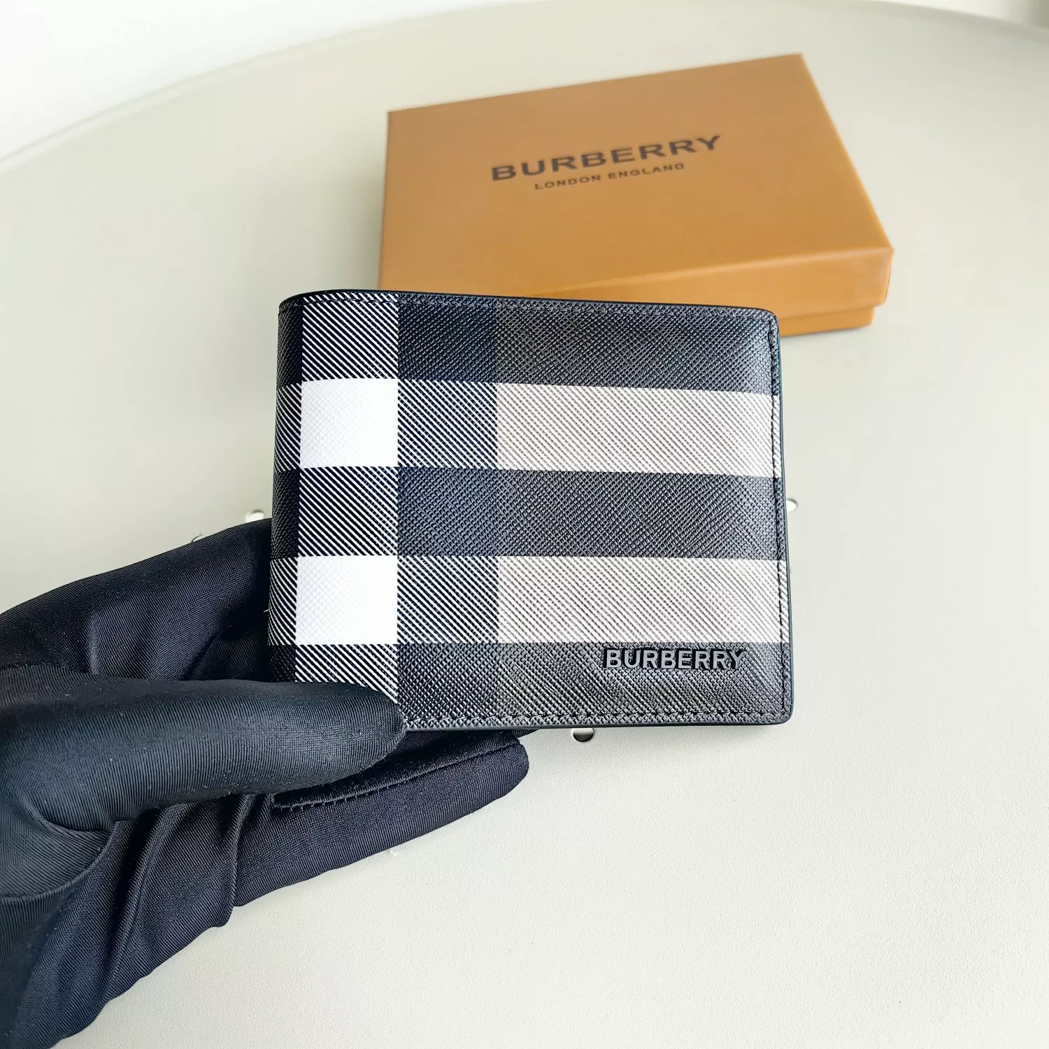 Burberry AAA Man Wallets Bold 707