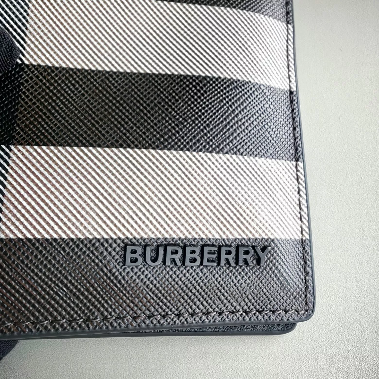 Burberry AAA Man Wallets Bold 707