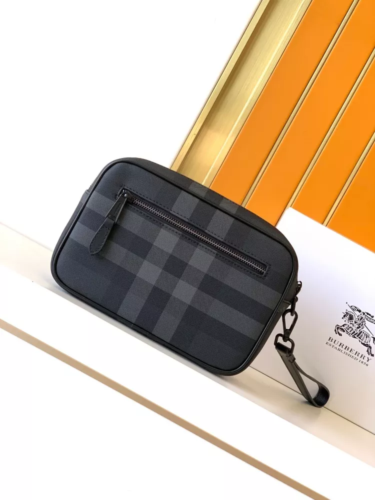 Burberry AAA Man Wallets Elegant 1192