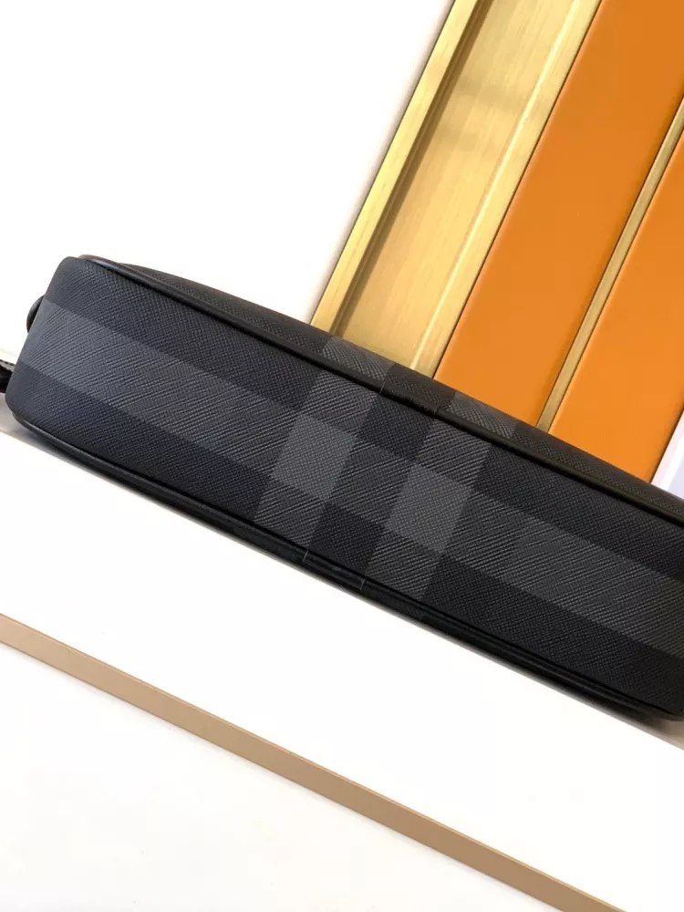 Burberry AAA Man Wallets Elegant 1192